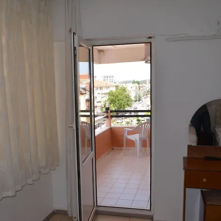 Prens Yildiz Ayvalı