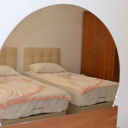 Prens Yildiz Ayvalı